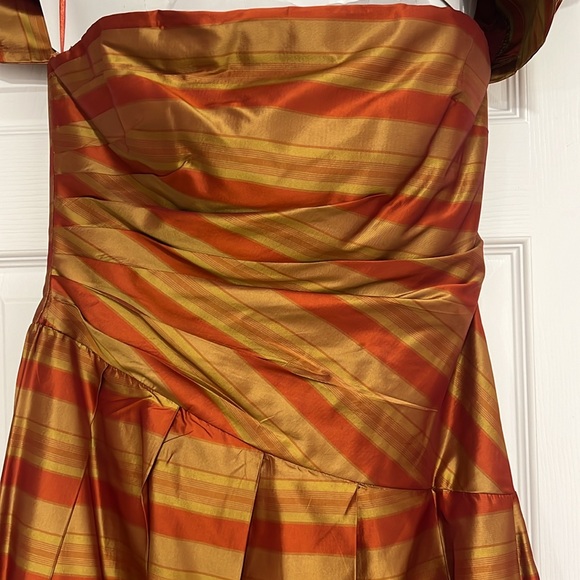 Kay Unger strapless ball gown - Picture 2 of 6